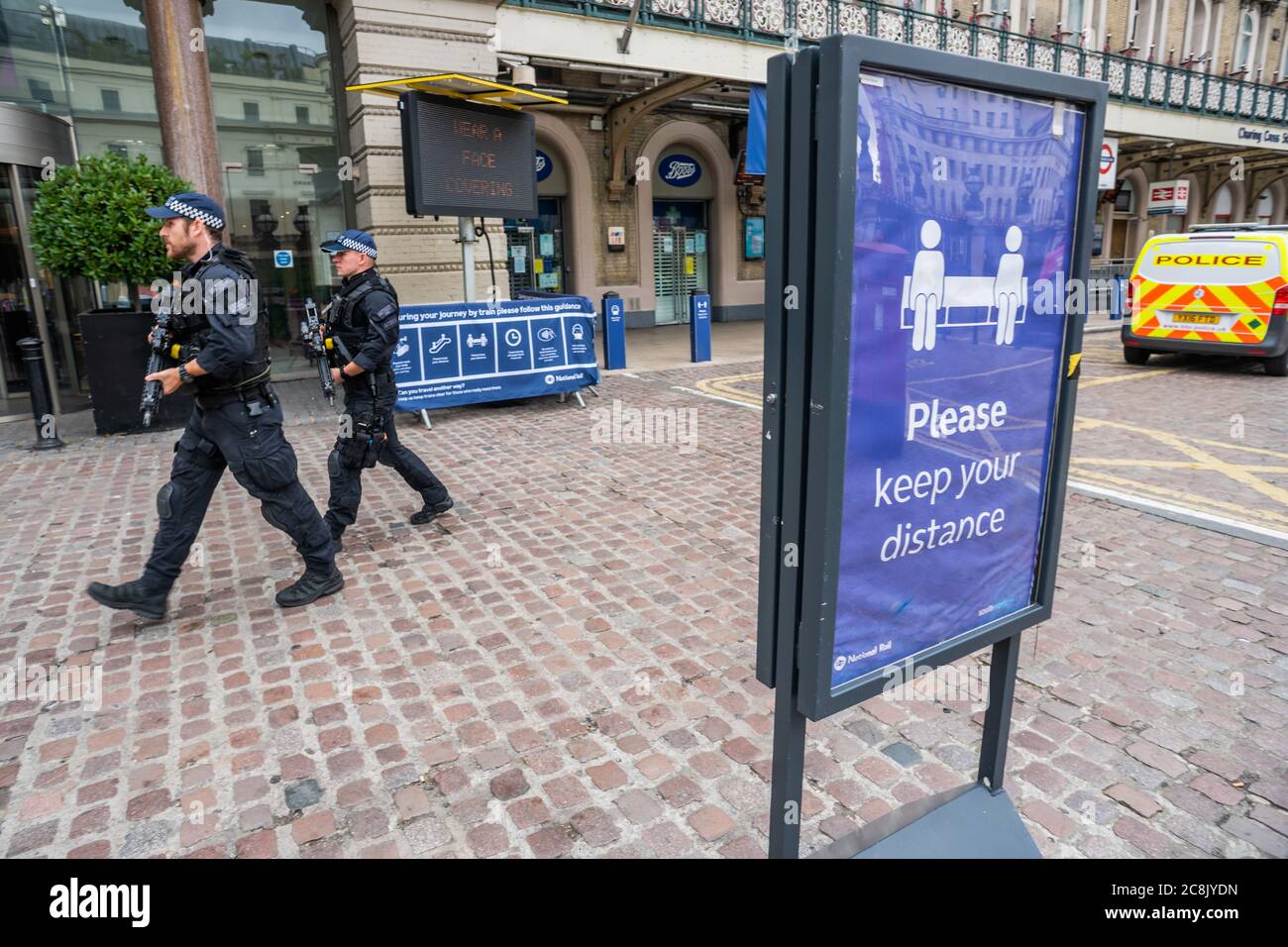 Charing cross police station hires stock photography and images Alamy