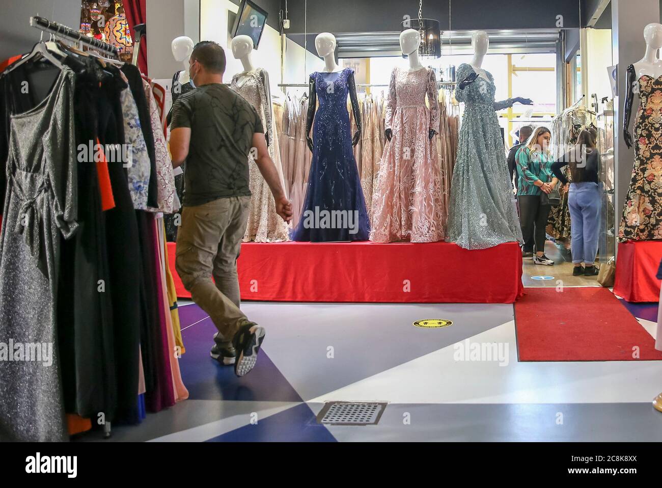 Bazaar beverwijk kleding hi res stock photography and images Alamy