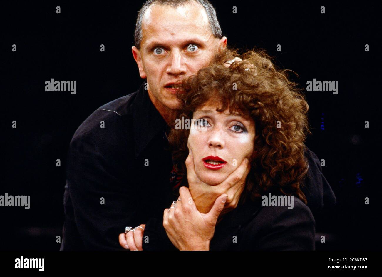 Steven Berkoff (Hamlet), Linda Marlowe (Gertrude) in HAMLET by Shakespeare at the Roundhouse, London NW1  28/04/1980  London Theatre Group / directed by Steven Berkoff Stock Photo