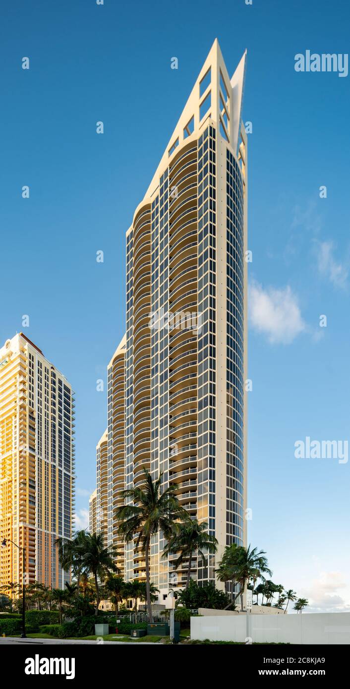 Modern pinnacle hi-res stock photography and images - Alamy