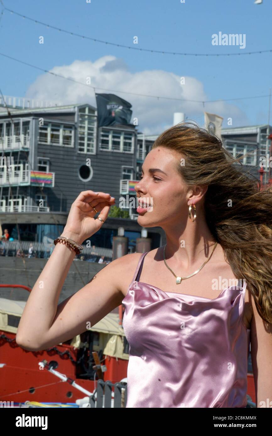Miss Polonia Kandidatin Natalie Waletzko, Hamburg, Hafen, Überseebrücke, 24.07.2020 Stock Photo