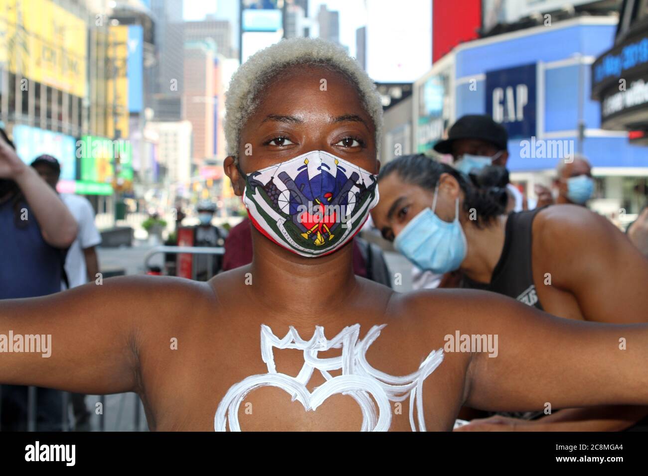 New york body painting hi-res stock photography and images - Alamy