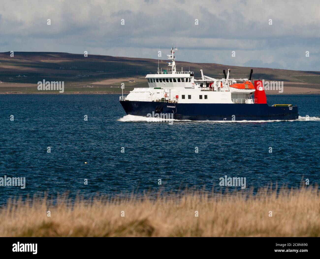 Inter-island ferry Varagen, operated by Orkney Ferries, entering Kirkwall Bay, Orkney, Scotland Stock Photo