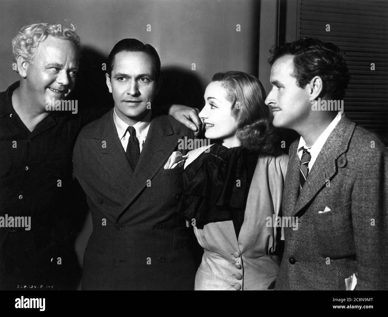 https://c8.alamy.com/comp/2C8N9MT/charles-winninger-fredric-march-carole-lombard-and-director-william-a-wellman-on-set-candid-during-filming-of-nothing-sacred-1937-screenplay-ben-hecht-producer-david-o-selznick-selznick-international-pictures-united-artists-2C8N9MT.jpg