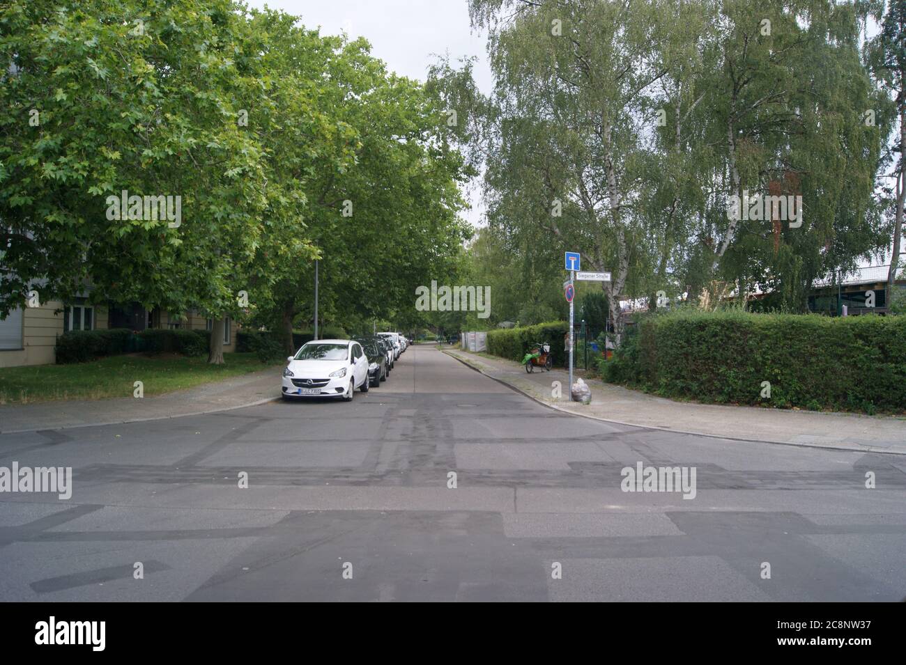 Burbacher Weg Ecke Siegener Straße im Falkenhagener Feld in Berlin-Spandau Stock Photo