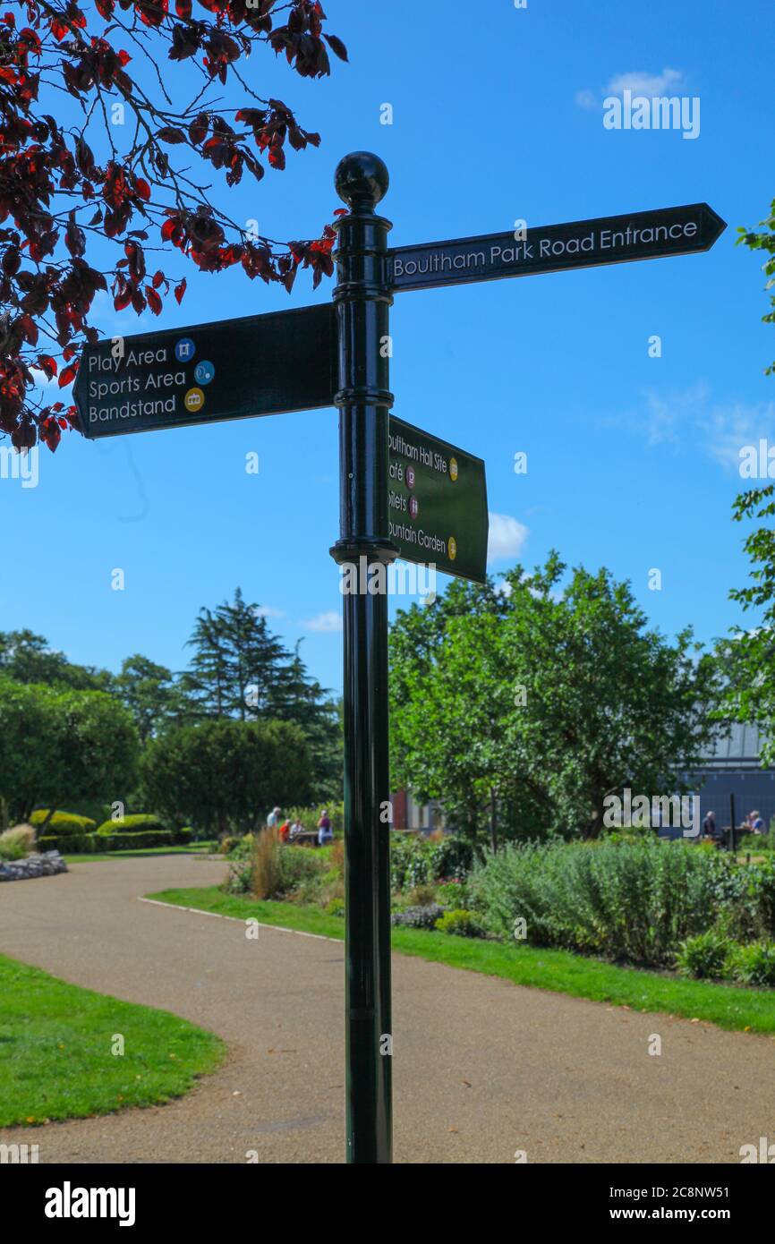Boultham Park, Lincoln, Lincolnshire, area, park bench, open spaces