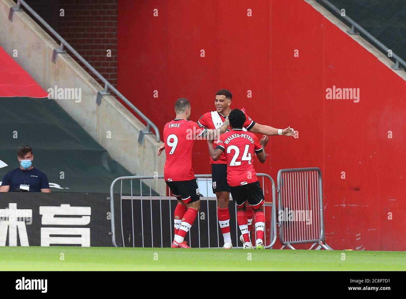 SOUTHAMPTON, UK. JULY 26TH 2020 Che Adams of Southampton celebrates with Danny Ings and Kyle Walker-Peters after scoring their first goal during the Premier League match between Southampton and Sheffield United at St Mary's Stadium, Southampton. (Credit: Jon Bromley | MI News) Credit: MI News & Sport /Alamy Live News Stock Photo