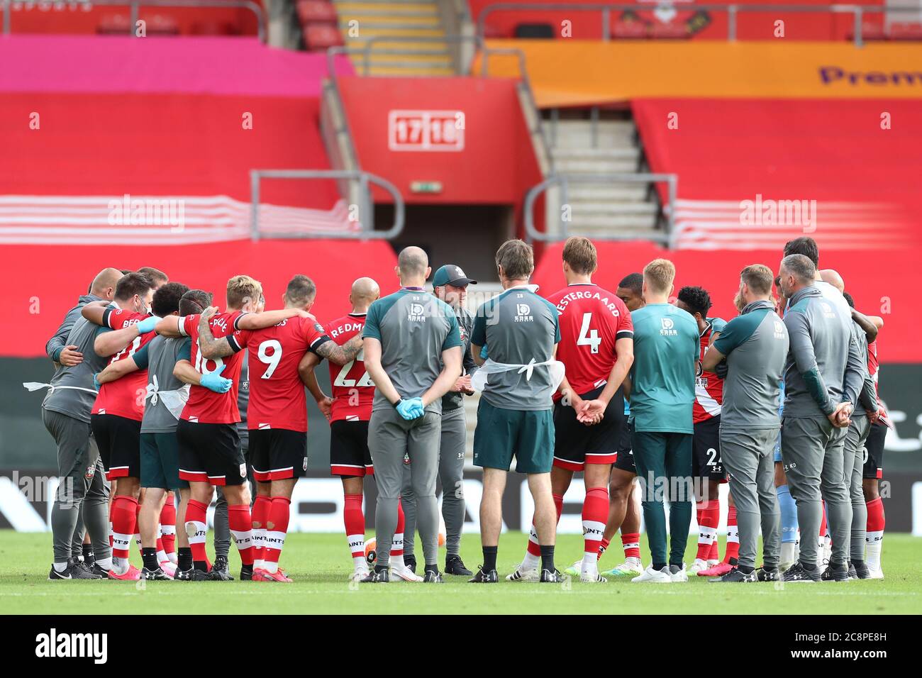 SOUTHAMPTON, UK. JULY 26TH 2020 Southampton manager, Ralph Hasenhuttl speaks the squad after the Premier League match between Southampton and Sheffield United at St Mary's Stadium, Southampton. (Credit: Jon Bromley | MI News) Credit: MI News & Sport /Alamy Live News Stock Photo