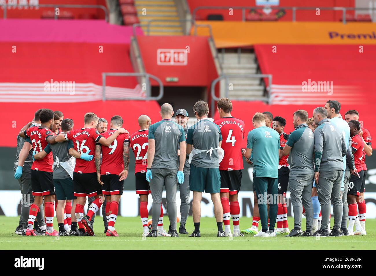 SOUTHAMPTON, UK. JULY 26TH 2020 Southampton manager, Ralph Hasenhuttl speaks the squad after the Premier League match between Southampton and Sheffield United at St Mary's Stadium, Southampton. (Credit: Jon Bromley | MI News) Credit: MI News & Sport /Alamy Live News Stock Photo