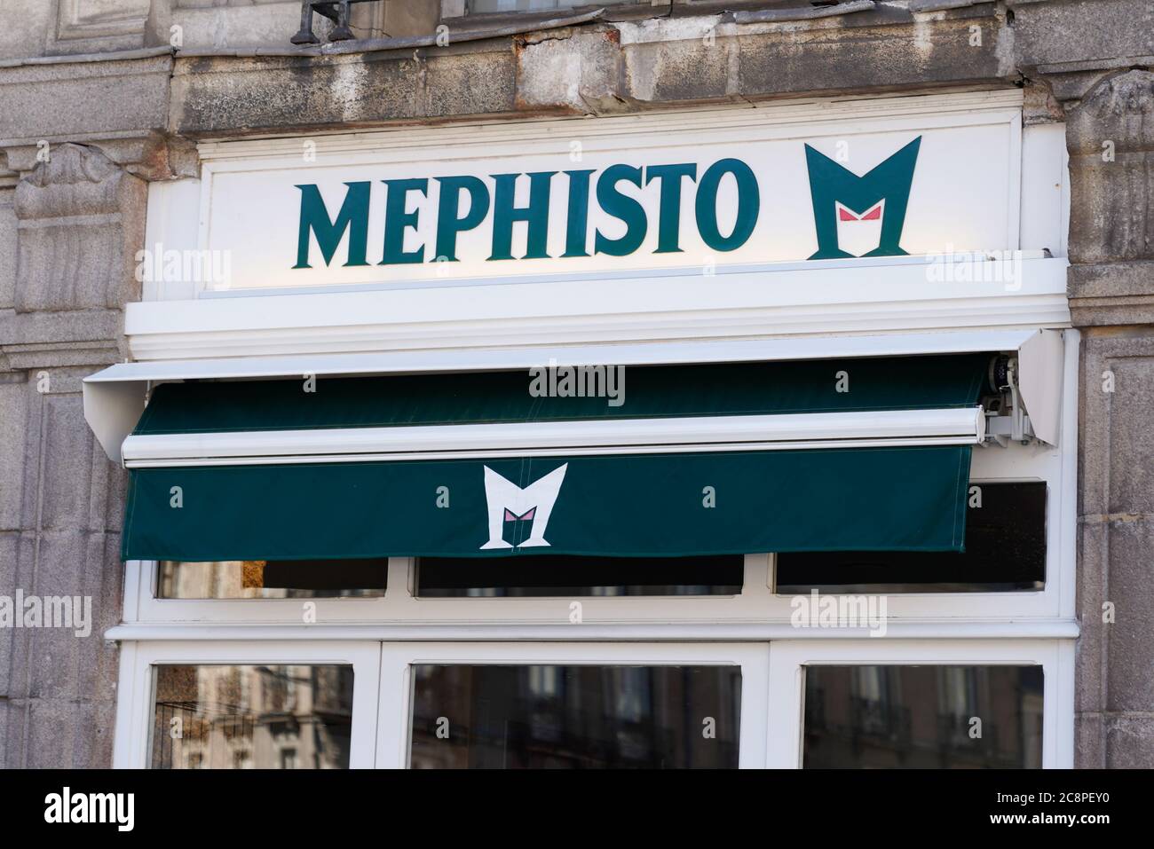Bordeaux , Aquitaine / France - 07 22 2020 : Mephisto sign text and green  logo shop shoe for store of shoes and footwear manufacturer Stock Photo -  Alamy