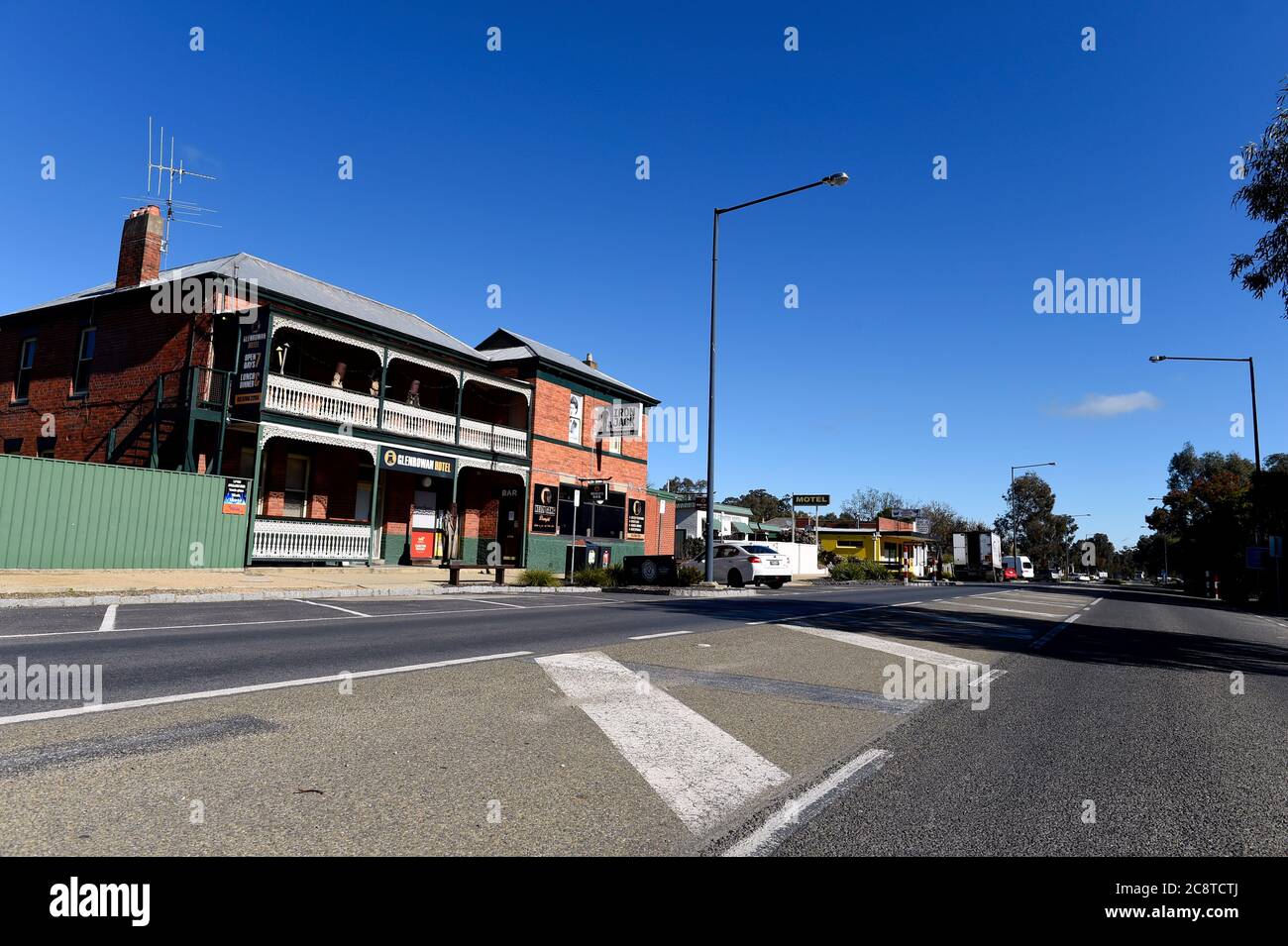 Glenrowan, Victoria. The Glenrowan Hotel and view along Gladstone Street in Glenrowan Stock Photo