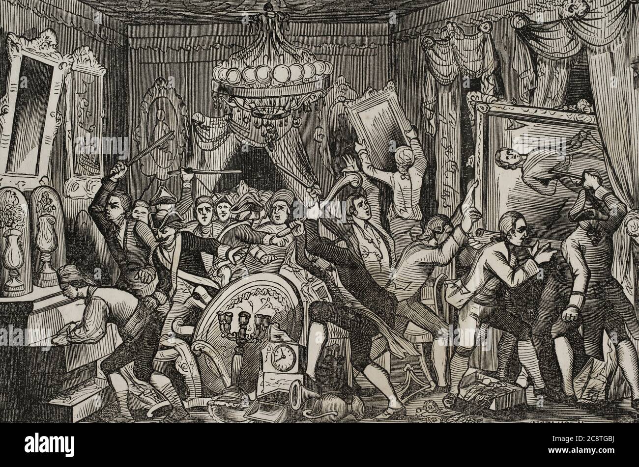 Reinado de Carlos IV de España. Motín de Aranjuez. El 17 de marzo de 1808, una pequeña multitud dirigida por miembros del Partido Fernandino (nobles cercanos al Príncipe de Asturias), se agolpó frente al Palacio Real en Aranjuez, y asaltó el Palacio de Godoy, saqueando, quemando y destruyendo todo tipo de enseres. En la mañana del 19 de marzo grupos de personas se dirigieron a la casa de Godoy de la calle del Barquillo, en Madrid. Rompieron cristales de la casa y con los muebles formaron una hoguera. Allamamiento de la casa del Príncipe de la Paz. Grabado. Historia del Levantamiento, Guerra y Stock Photo