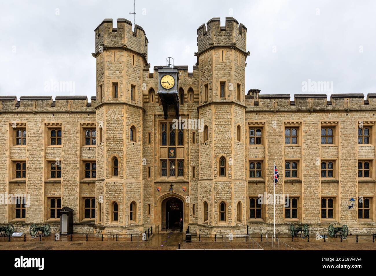 Tower of London, Waterloo Barracks and Jewel House, housing the British Crown Jewels,Her Majesty's Royal Palace and Fortress of the Tower of London,UK Stock Photo