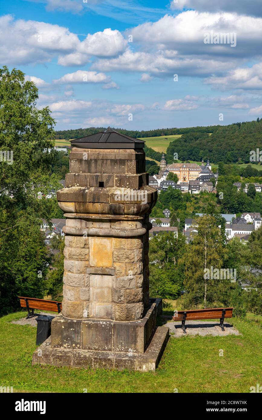 Bad Berleburg, in the district of Siegen-Wittgenstein, Rothaargebirge, Sauerland, upper town, with the castle, lookout point at the Bismarck column, B Stock Photo