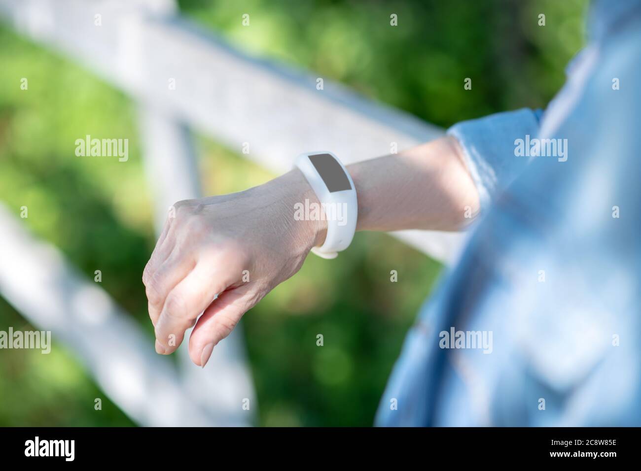 One woman fitness walking tracker hi res stock photography and images Alamy