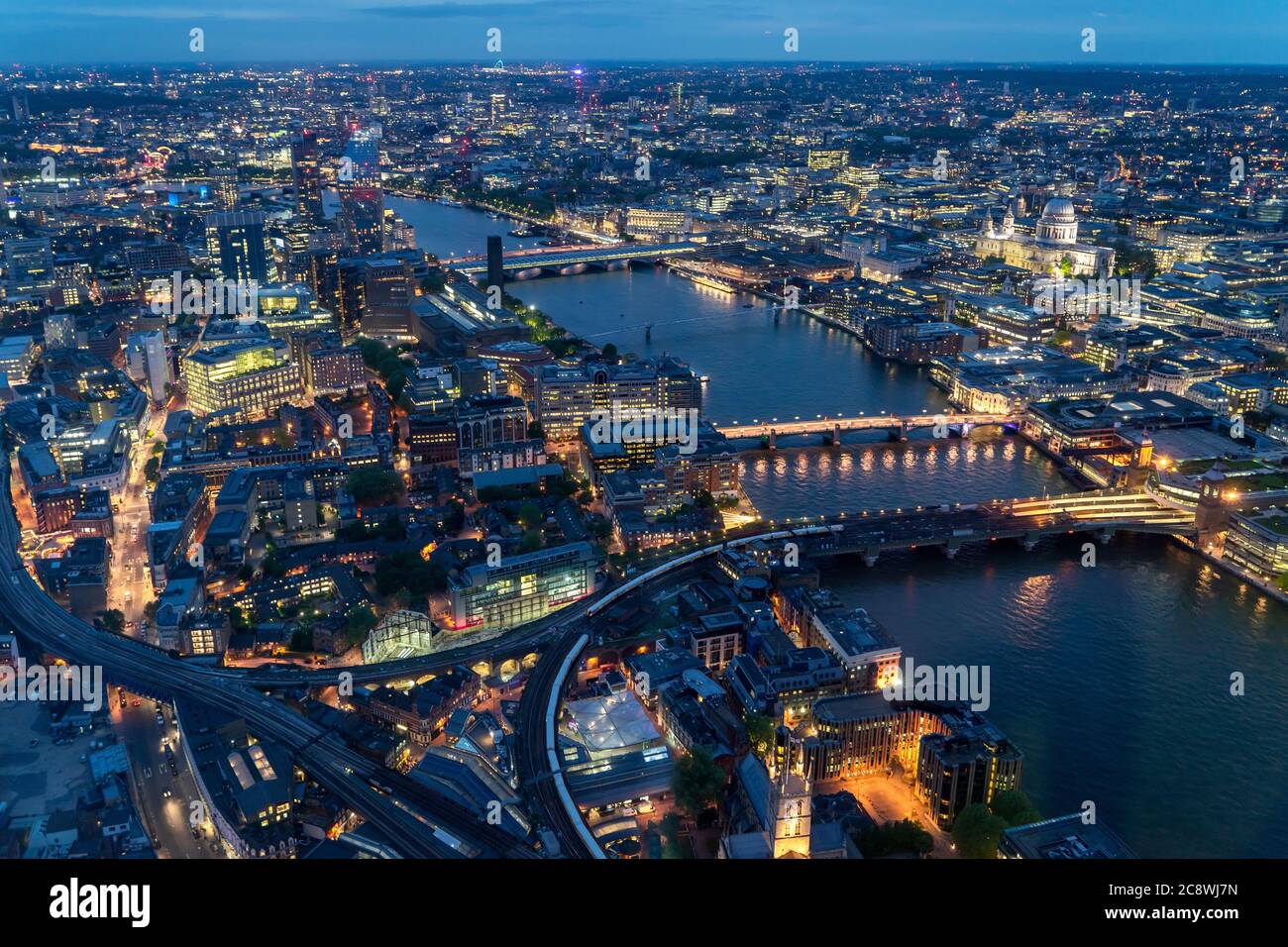 England: Skyline view of the London at night.Photo from 09. May 2018 ...