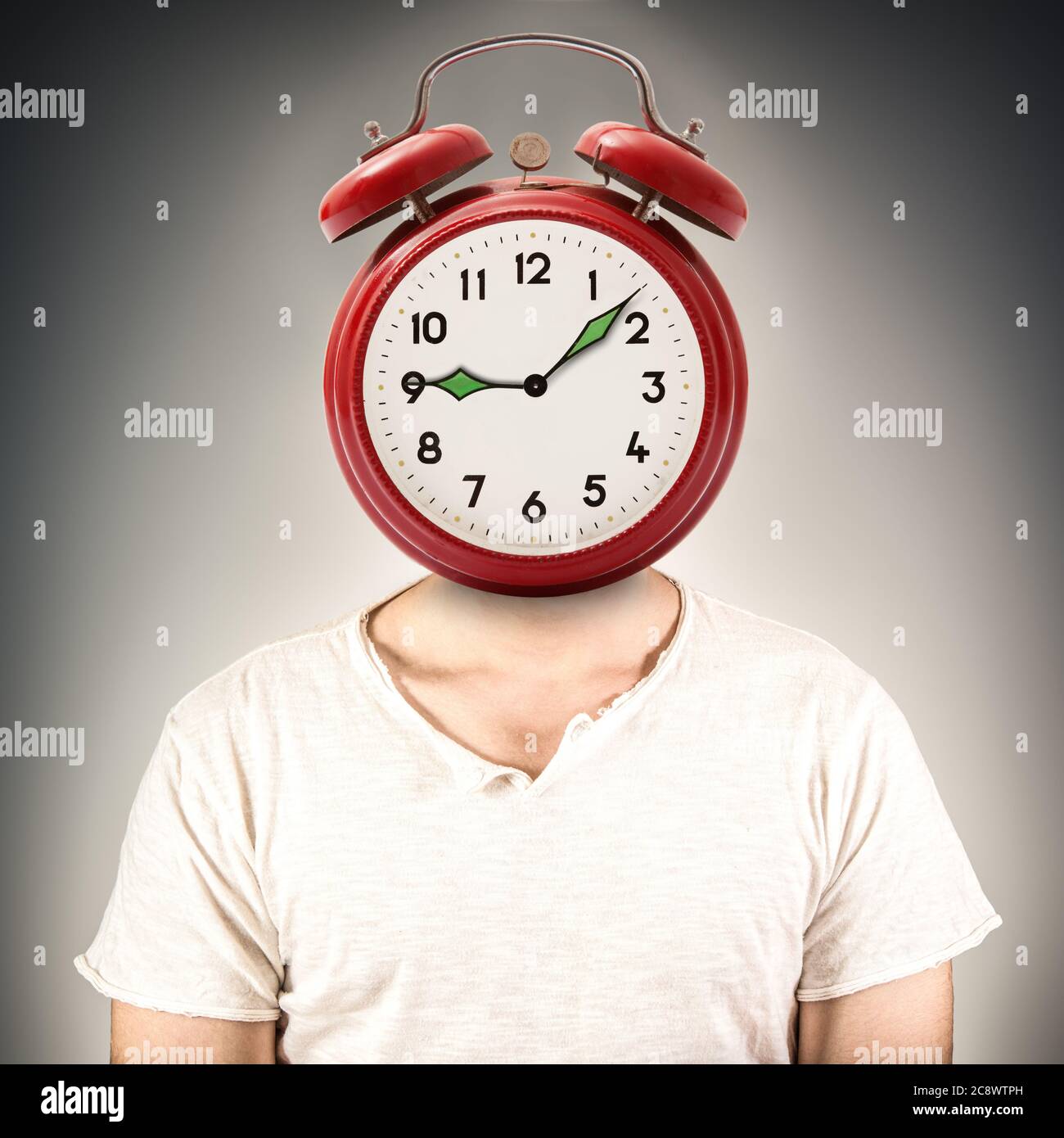 Часы перед лицом. Девушка держит часы. Часы в голове. Часы в голове человека. Чел с часами.