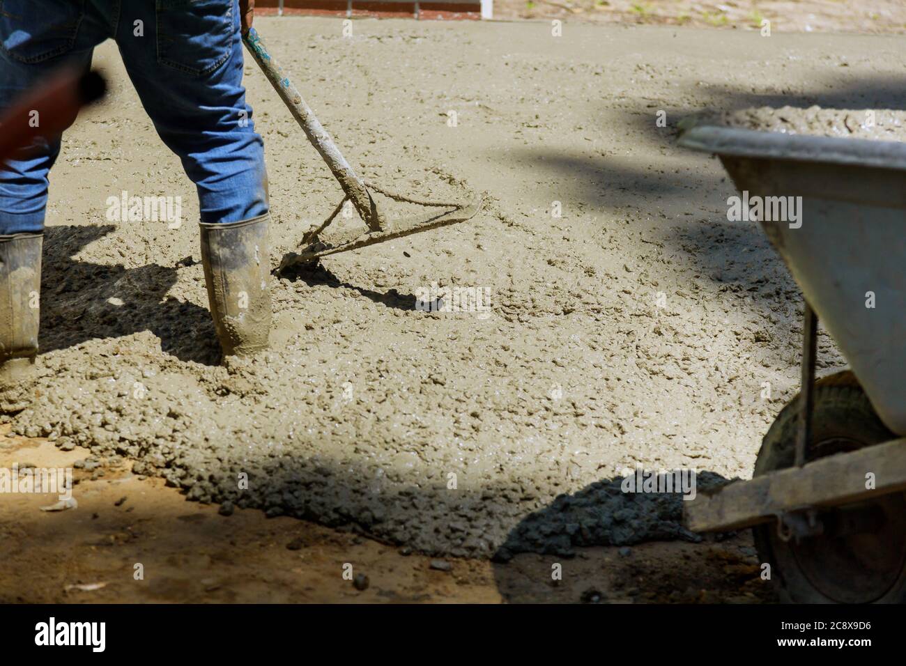 Labour builders at construction workmen in the process of forming