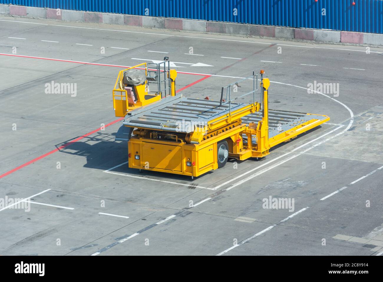 Elevator landing hires stock photography and images Alamy