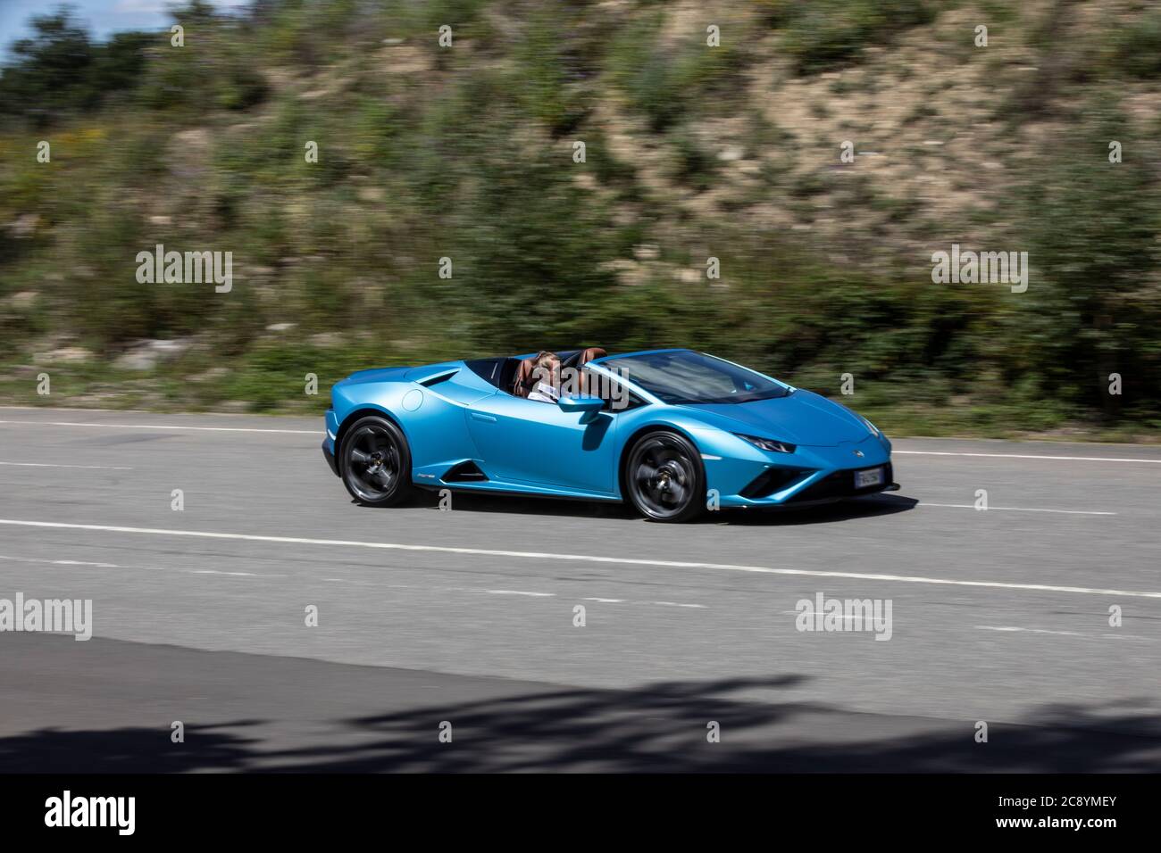 Test-Driving The Lamborghini Huracan EVO RWD Spyder: Here Be Dragons