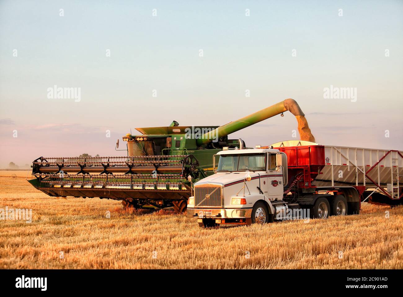 Truck offloading hi-res stock photography and images - Alamy