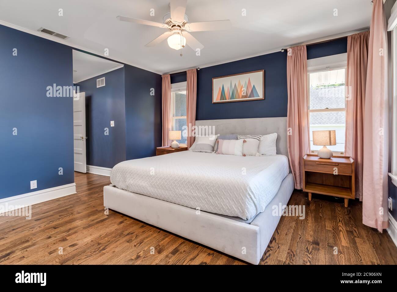 Pantone blue bedroom hires stock photography and images Alamy