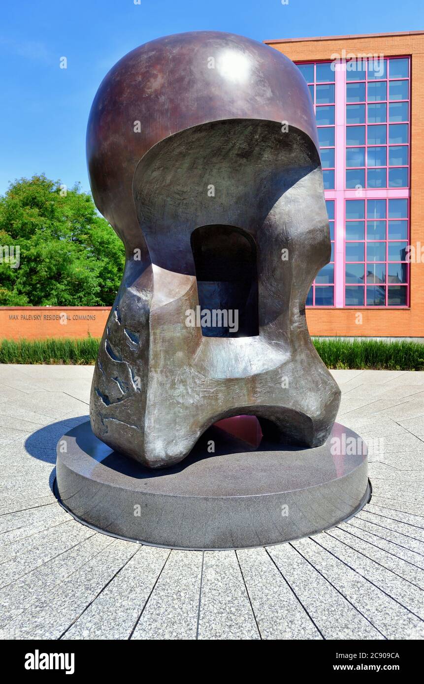Chicago, Illinois, USA. The sculpture 'Nuclear Energy' by Henry Moore on the campus of the University of Chicago. Stock Photo