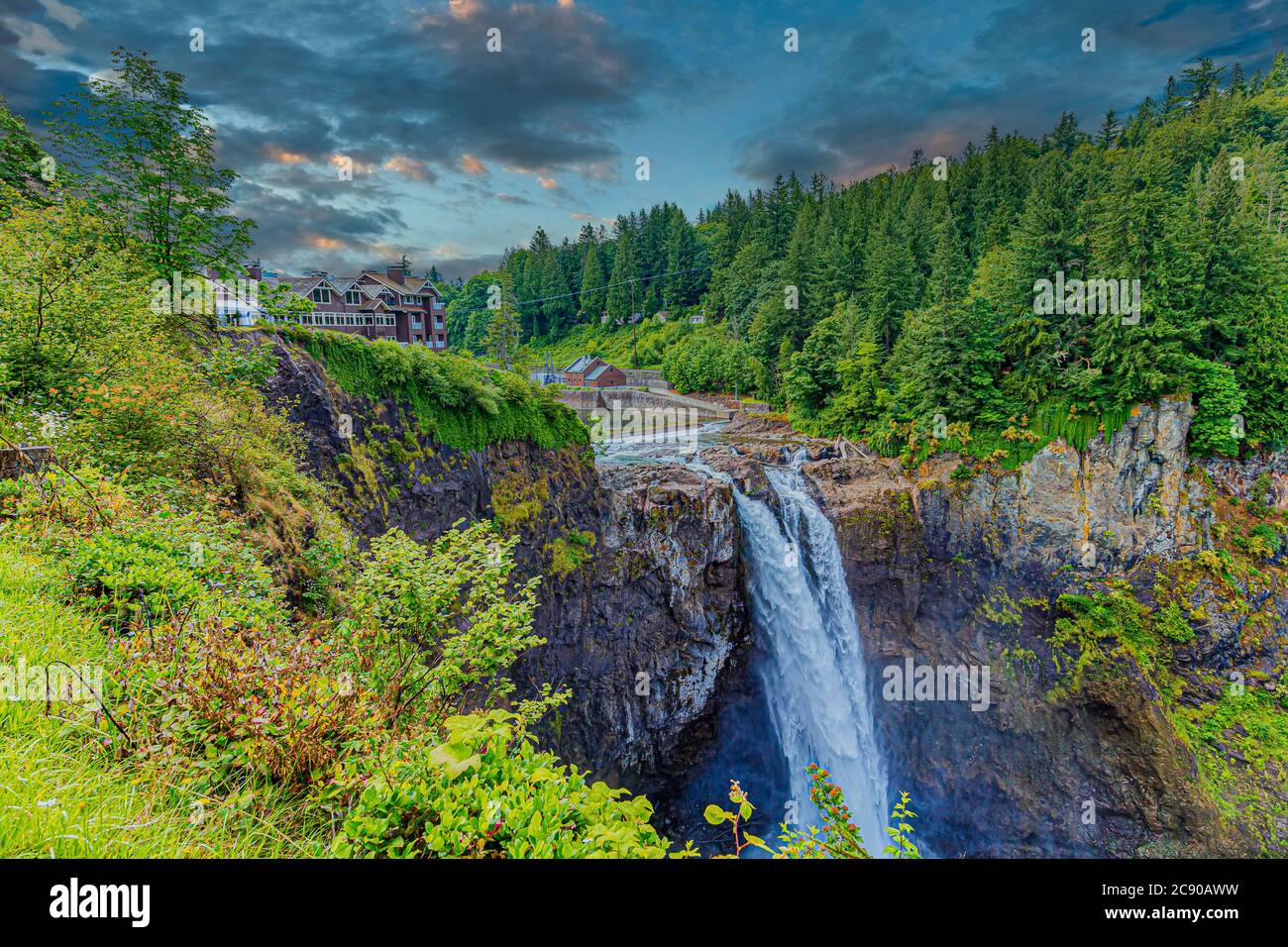 Snoqualmie Lodge and Falls at Sunset Stock Photo Alamy