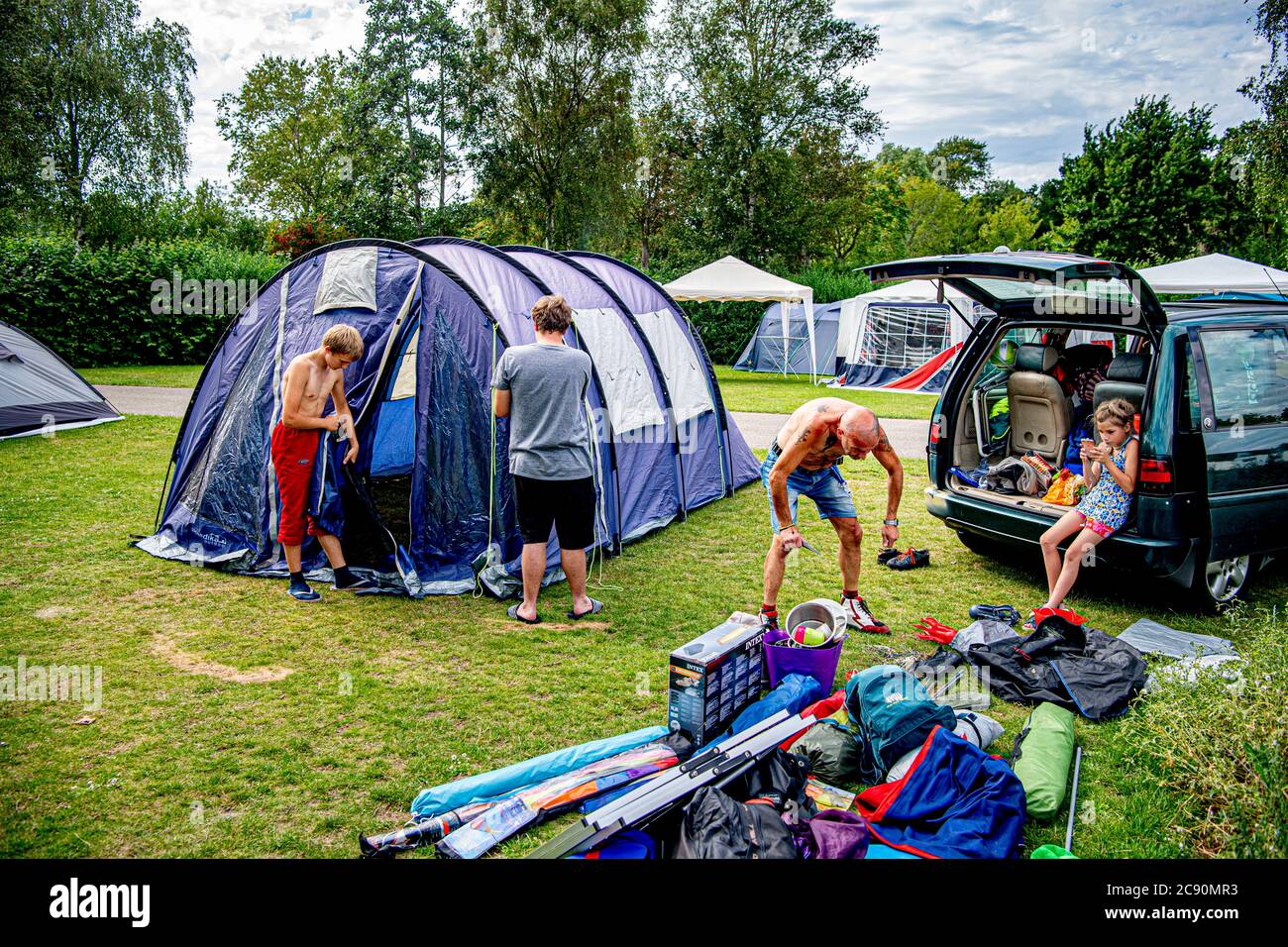 Zeeland Netherlands 27th July 2020 Holidaymakers Seen Setting Up Their Tent At The Rennesse Campsite During Summer Summer Holiday At Renesse Campsite Many Germans Also Visit Zeeland During The Summer Holidays As Caravan