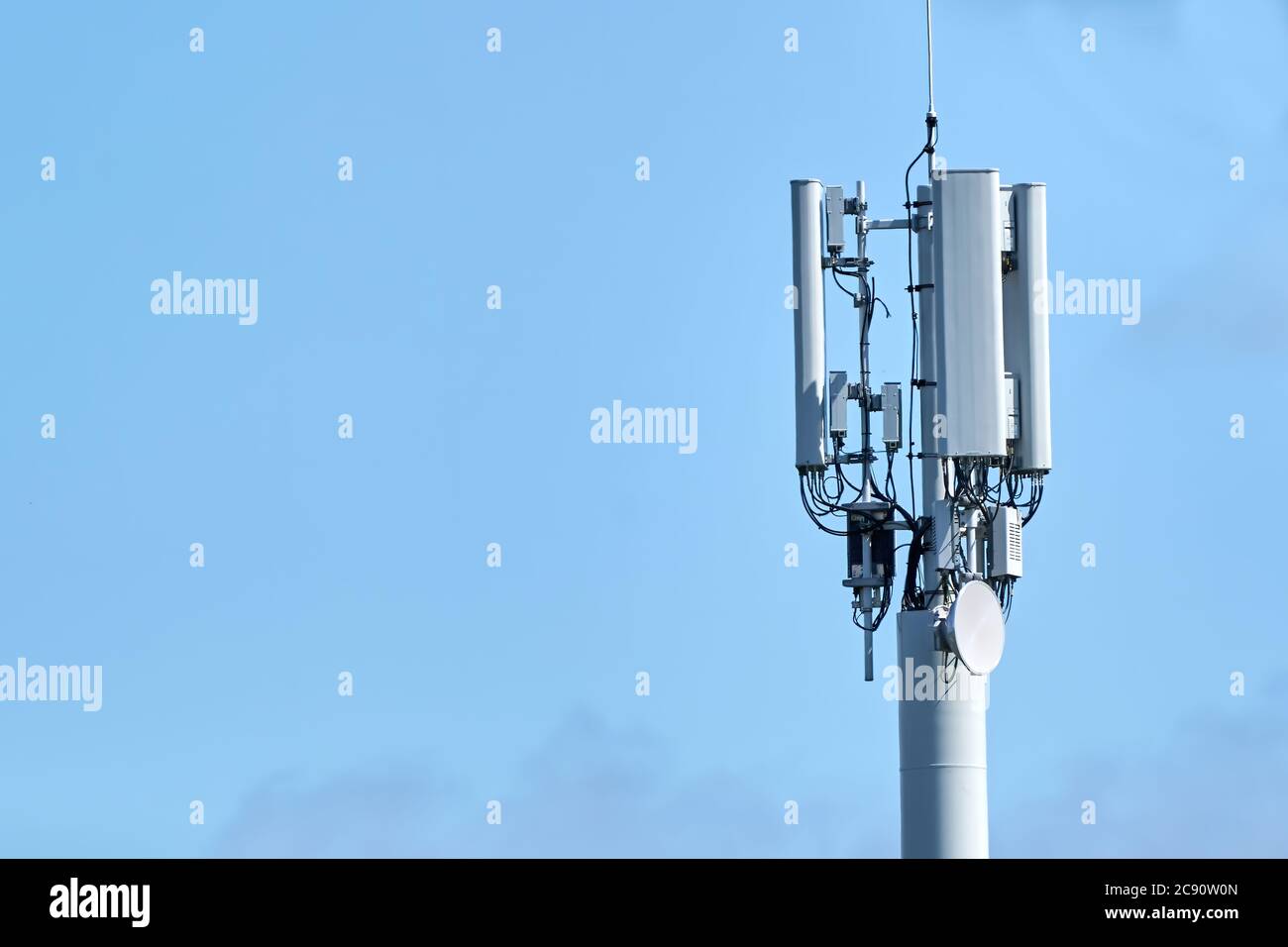 5G Network Connection Concept5G smart cellular network antenna base