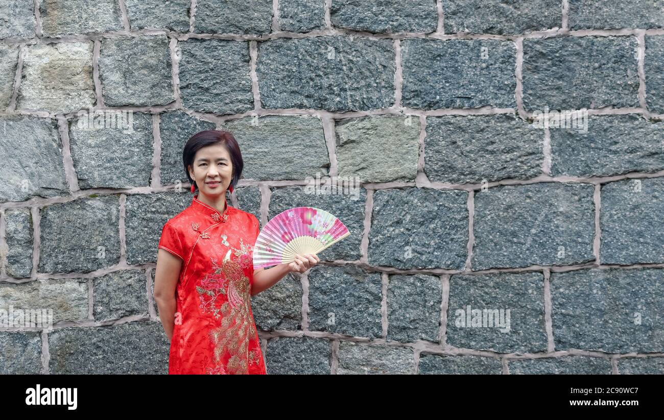 Traditional clothes hong kong hires stock photography and images Alamy