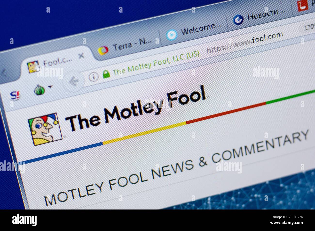 Ryazan, Russia - June 17, 2018: Homepage of The Motley Fool website on the display of PC, url - Fool.com Stock Photo