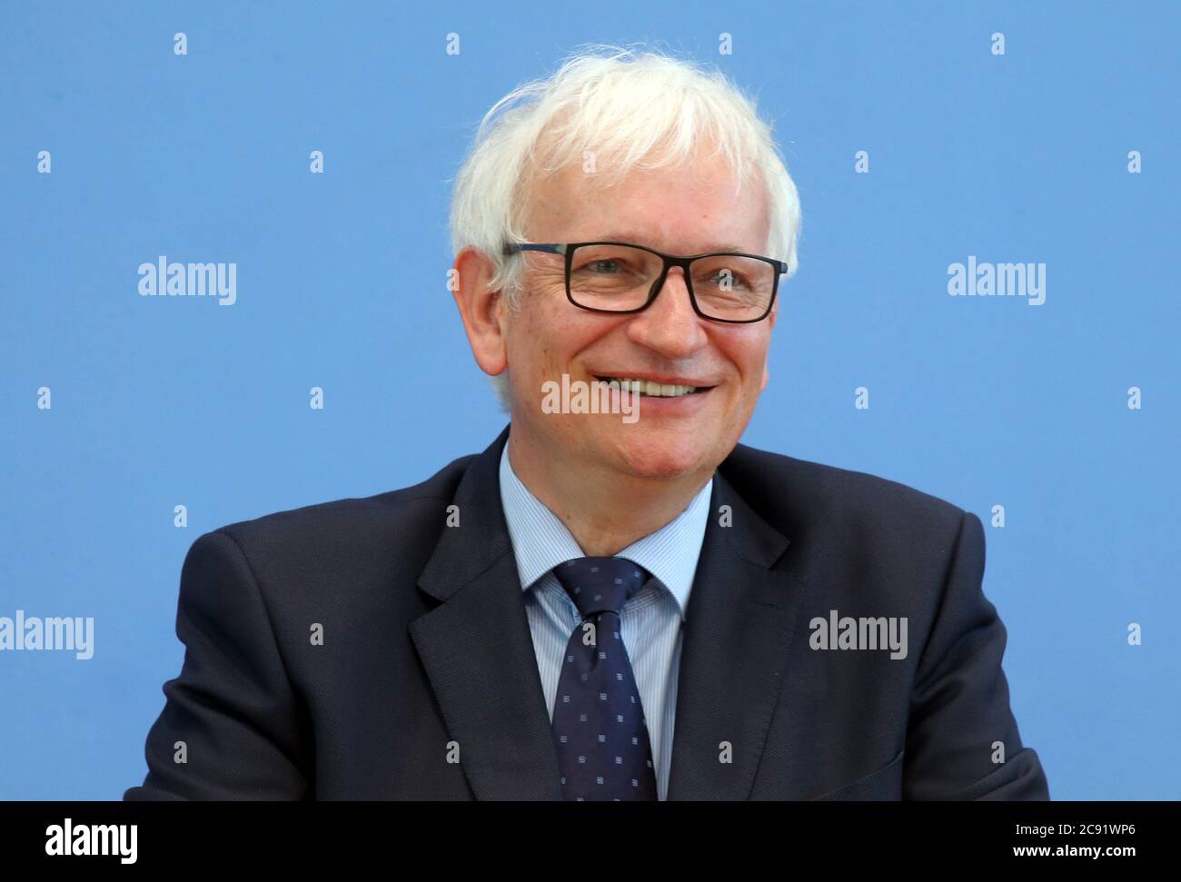 Berlin, Germany. 28th July, 2020. Jürgen Resch, Federal Managing Director of Deutsche Umwelthilfe, answers questions from journalists at a press conference of Deutsche Umwelthilfe on the interim balance and on their 40 complaints for clean air. Credit: Wolfgang Kumm/dpa/Alamy Live News Stock Photo