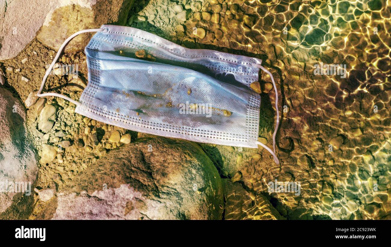 Download Pollution Mask High Resolution Stock Photography And Images Alamy Yellowimages Mockups