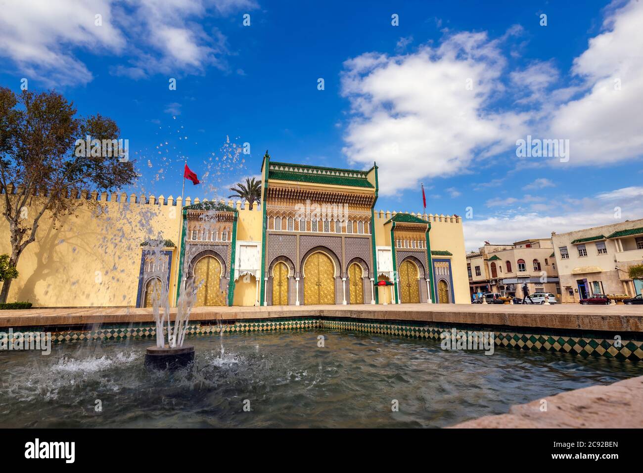 Gate to the palace of the king of Morocco in Fez, Morocco Stock Photo ...