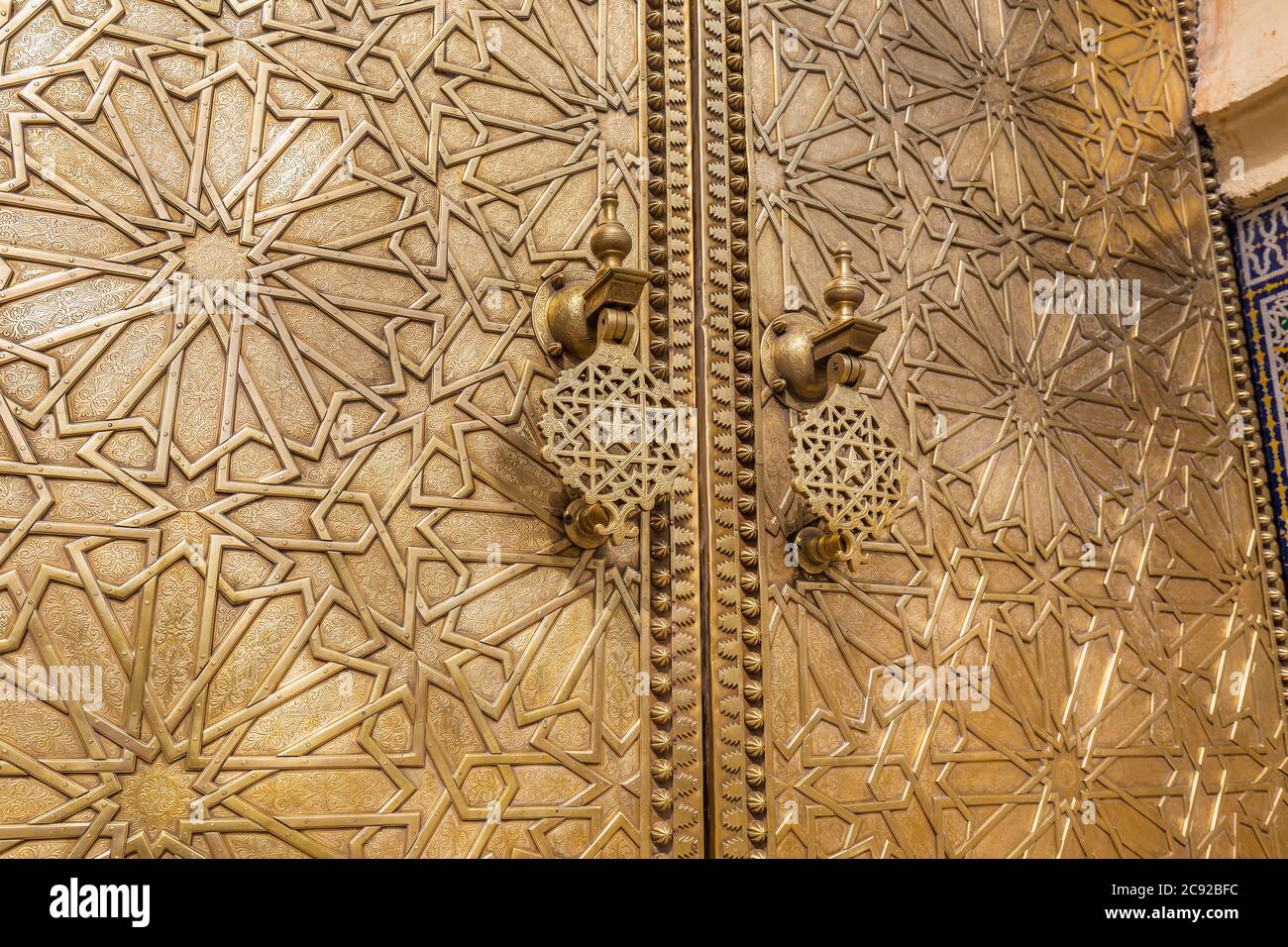 Gate to the palace of the king of Morocco in Fez, Morocco Stock Photo ...