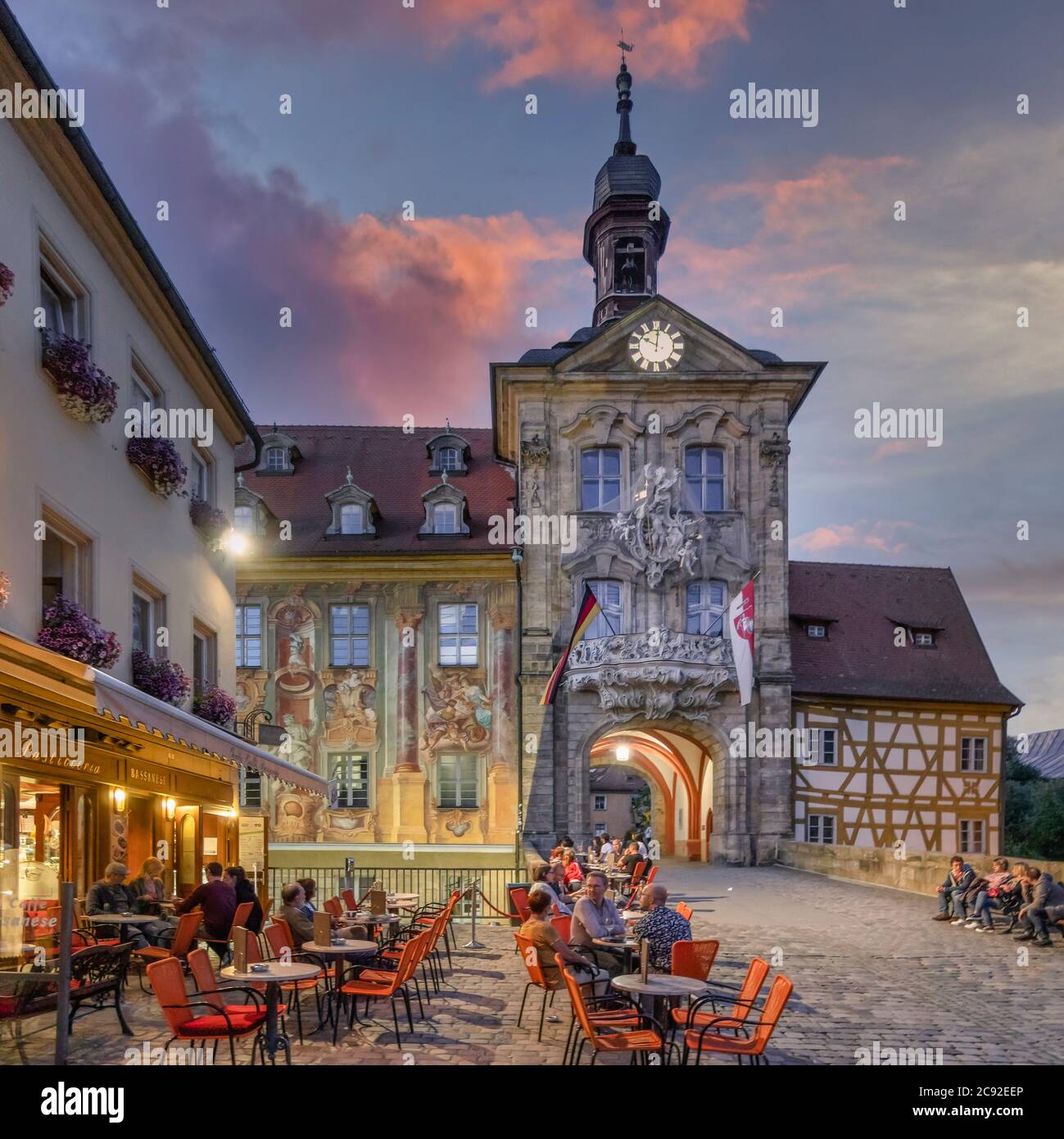 Altes Rathaus in Bamberg , Strassencafe, Oberfranken, Franken, Bayern, Deutschland, Europa |  City of Bamberg , street Cafe,  UNESCO World Heritage Stock Photo