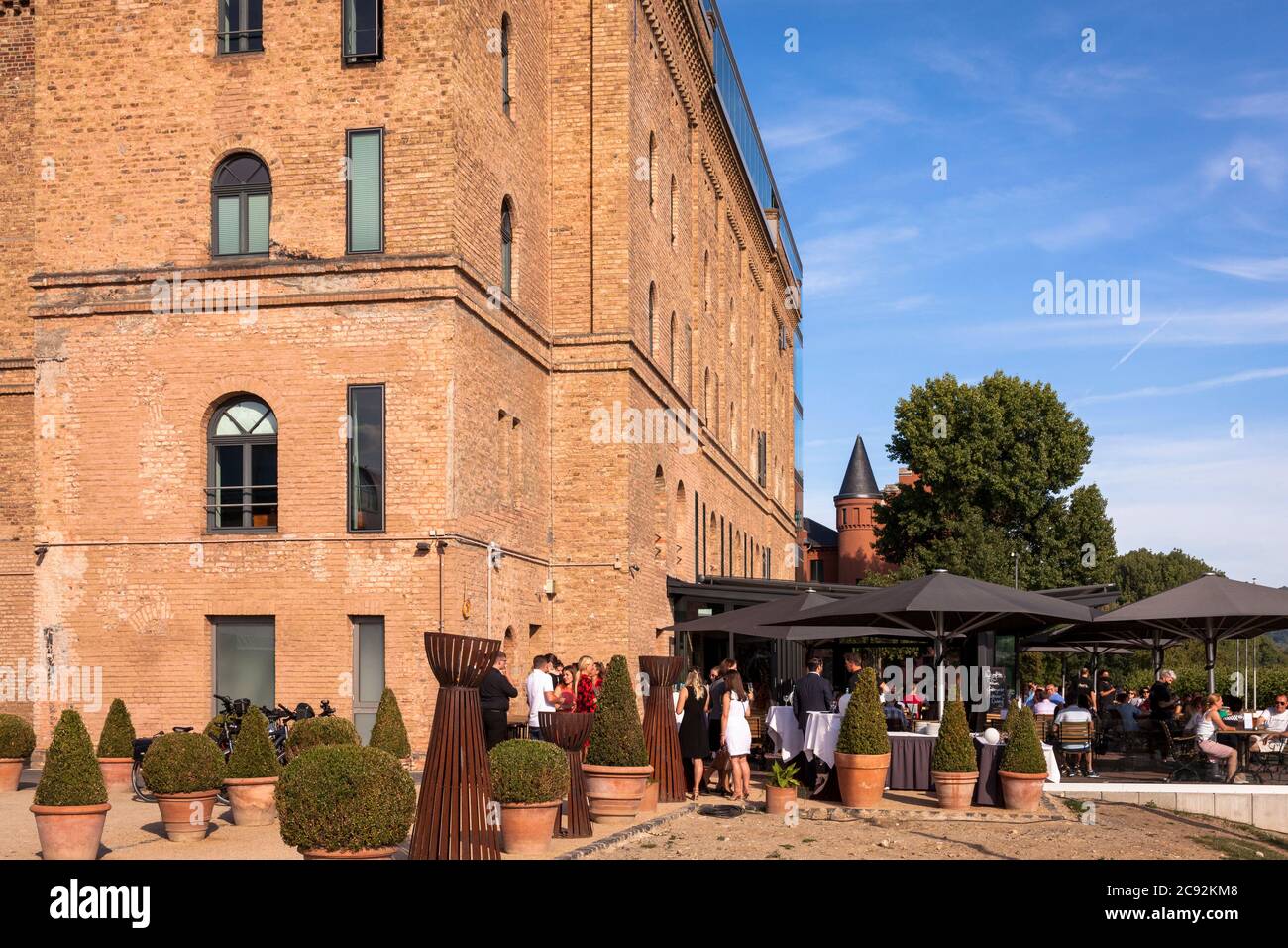 restaurant Rohmuehle at the Bonner Bogen on the river Rhine, Bonn, North-Rhine-Westphalia, Germany.  Restaurant Rohmuehle im Bonner Bogen am Rhein, Bo Stock Photo