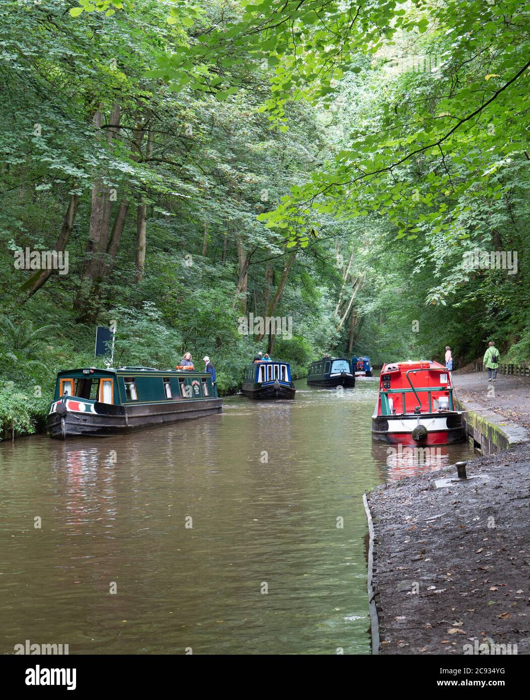 Travelling by barge hi-res stock photography and images - Page 12 - Alamy