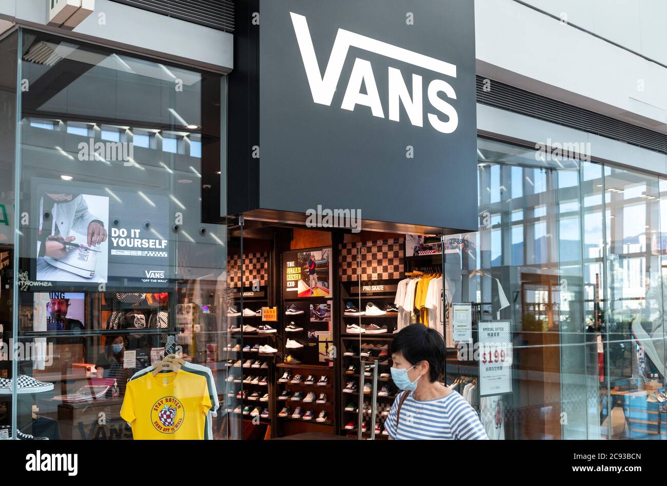 Vans Store High Resolution Stock Photography and Images - Alamy
