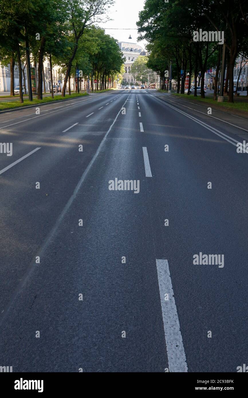 Street scene in downtown vienna hi-res stock photography and images - Alamy
