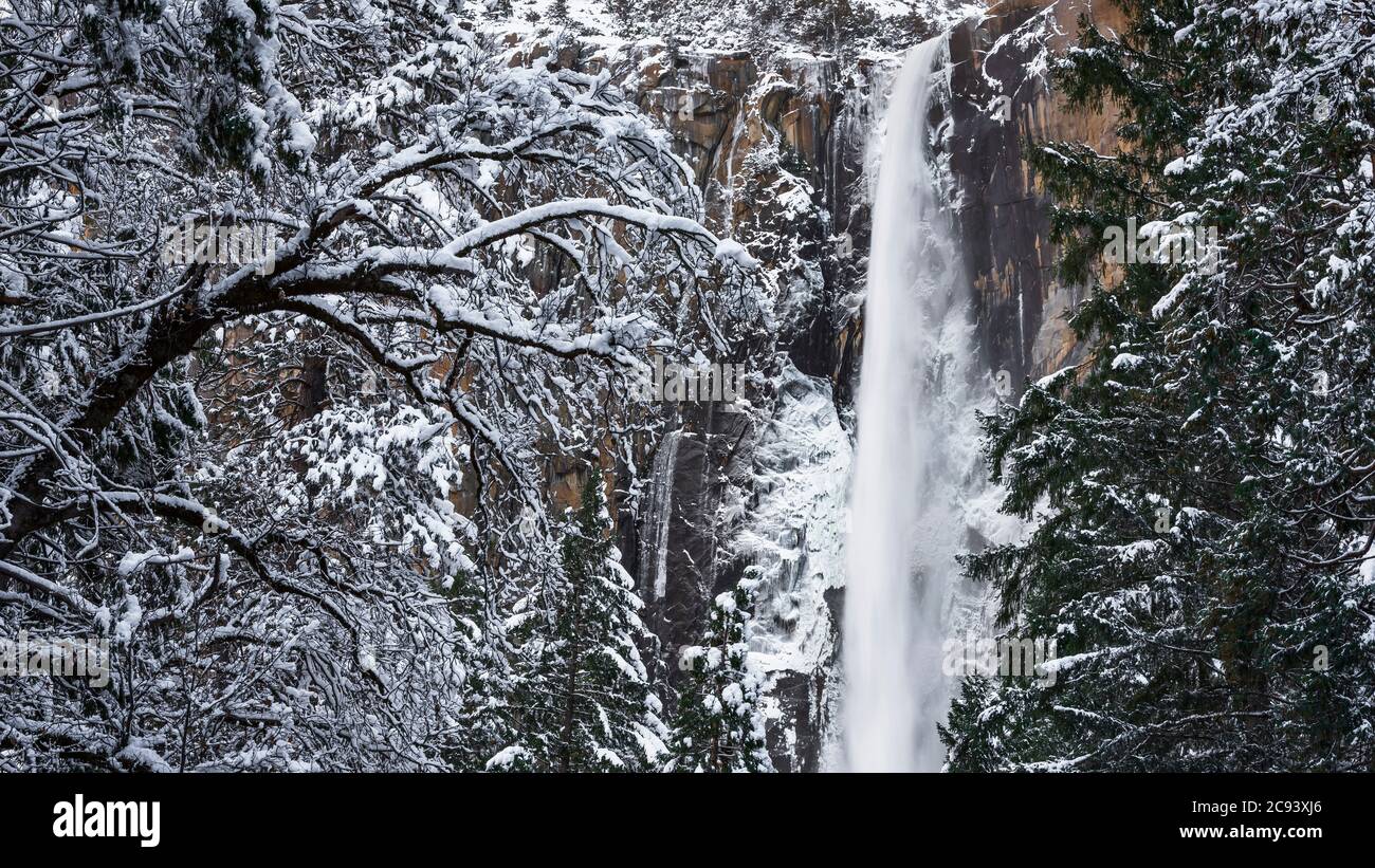 Bridalveil Fall In Winter Yosemite Valley Yosemite National Park California Usa Stock Photo Alamy