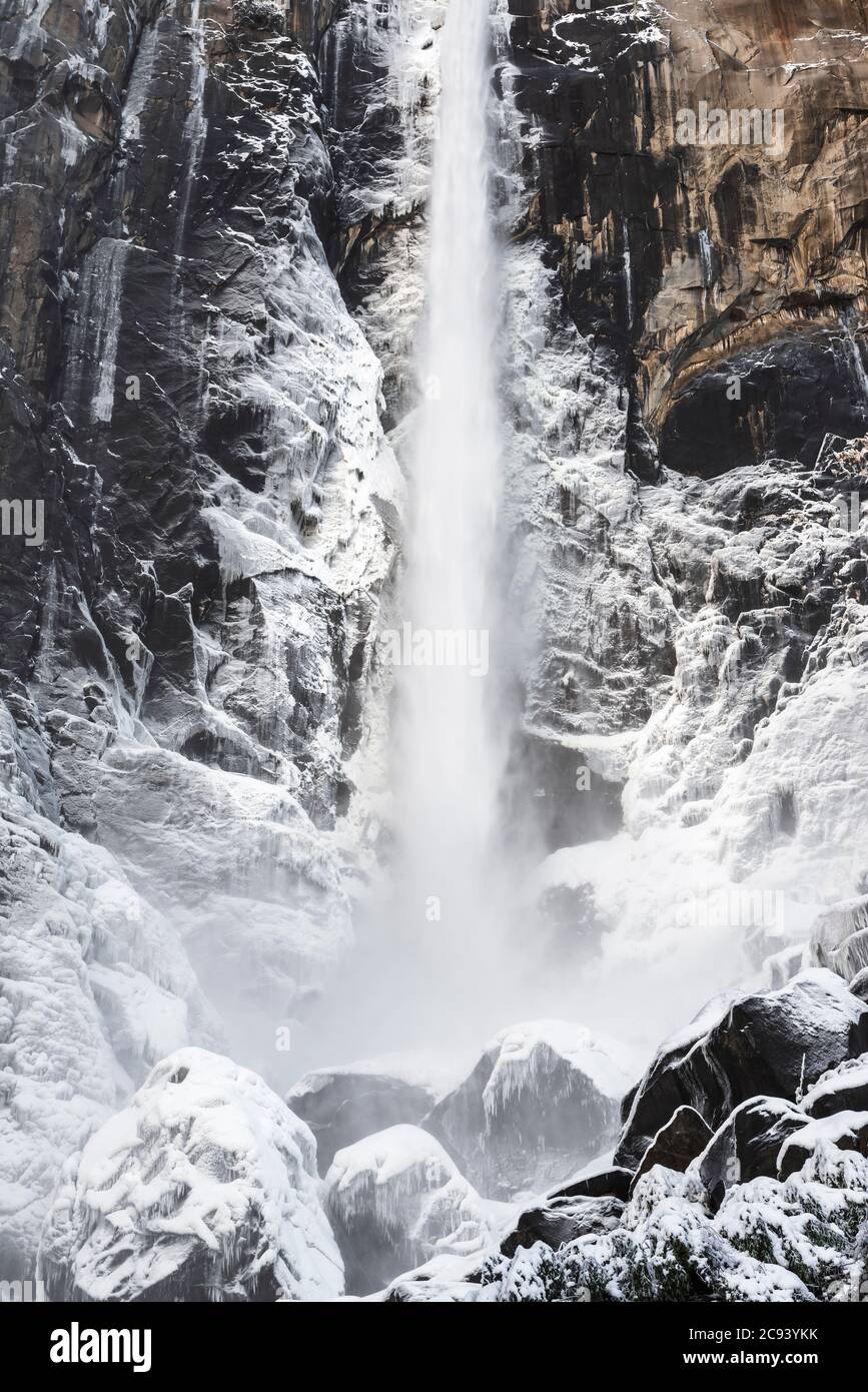 Winter Waterfall Yosemite Frozen High Resolution Stock Photography And Images Alamy