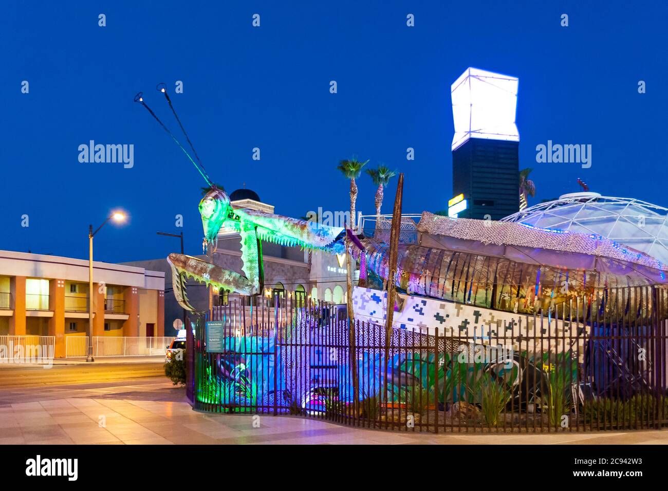 Fire breathing giant Praying Mantis arts sculpture in Old Las Vegas’ Container Park Stock Photo