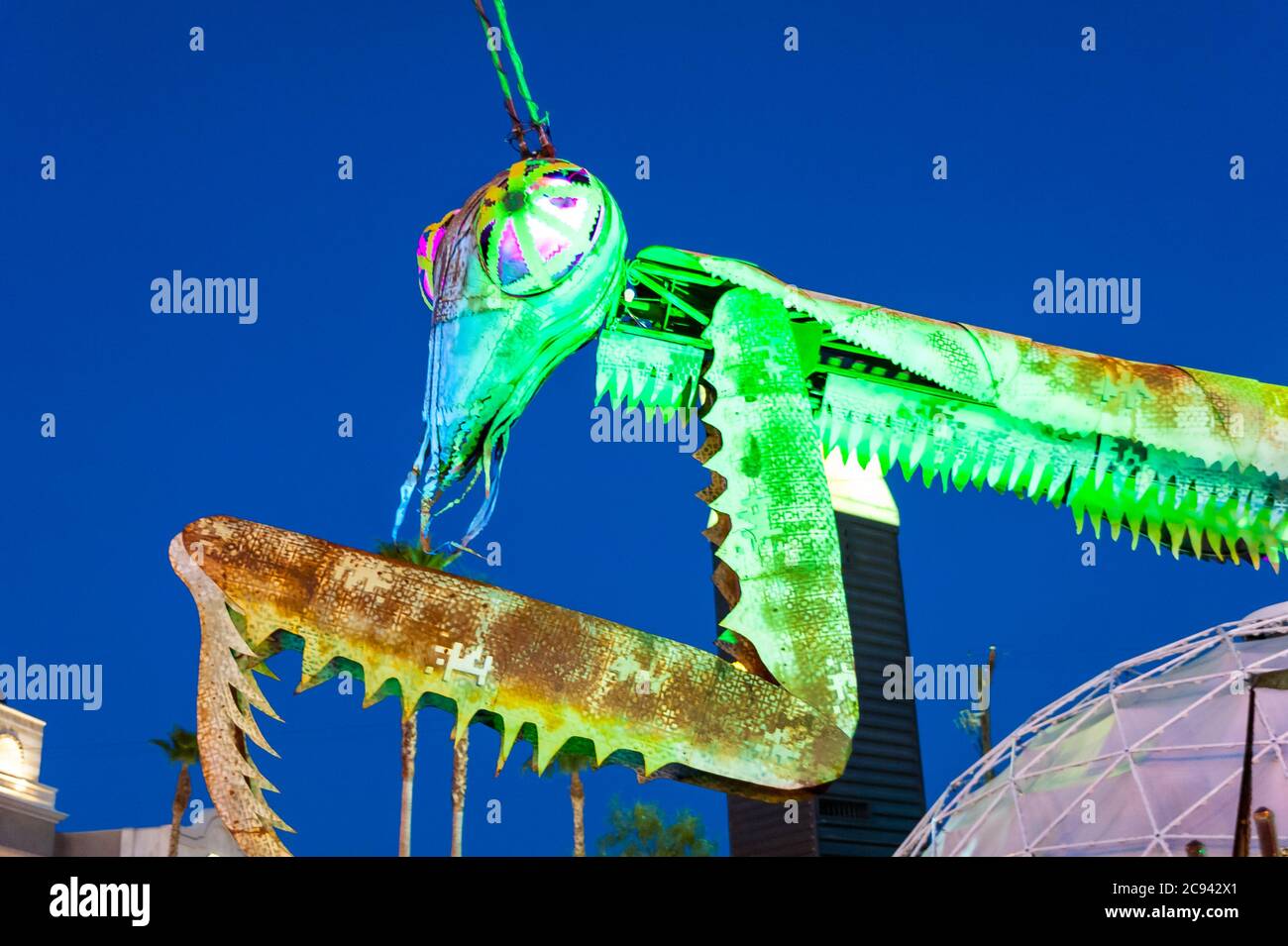 Fire breathing giant Praying Mantis arts sculpture in Old Las Vegas’ Container Park Stock Photo