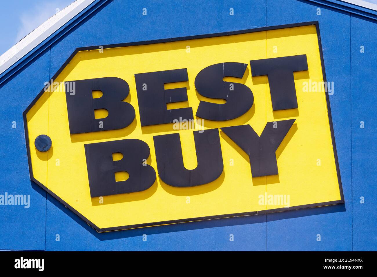 July 21, 2020 Milpitas / CA / USA - Best Buy logo above the entrance to one of their stores in south San Francisco bay area Stock Photo