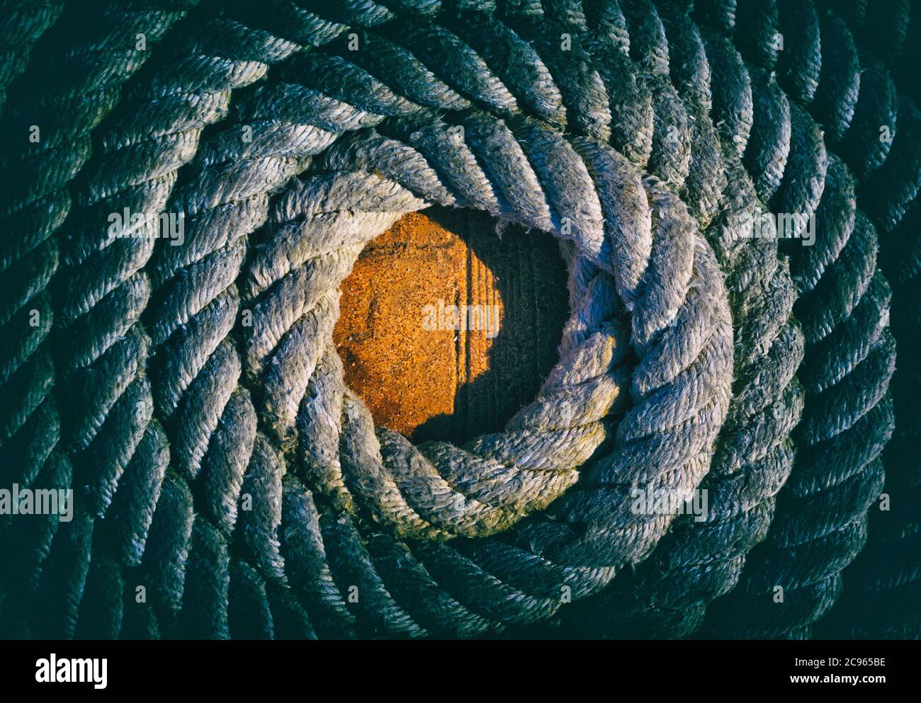 Coiled ship rope hi-res stock photography and images - Alamy