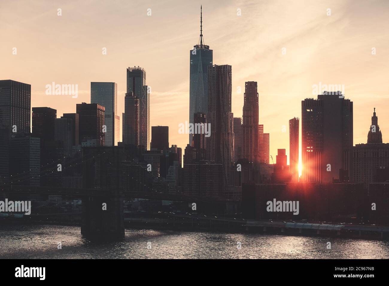 New york skyline silhouette hi-res stock photography and images - Alamy