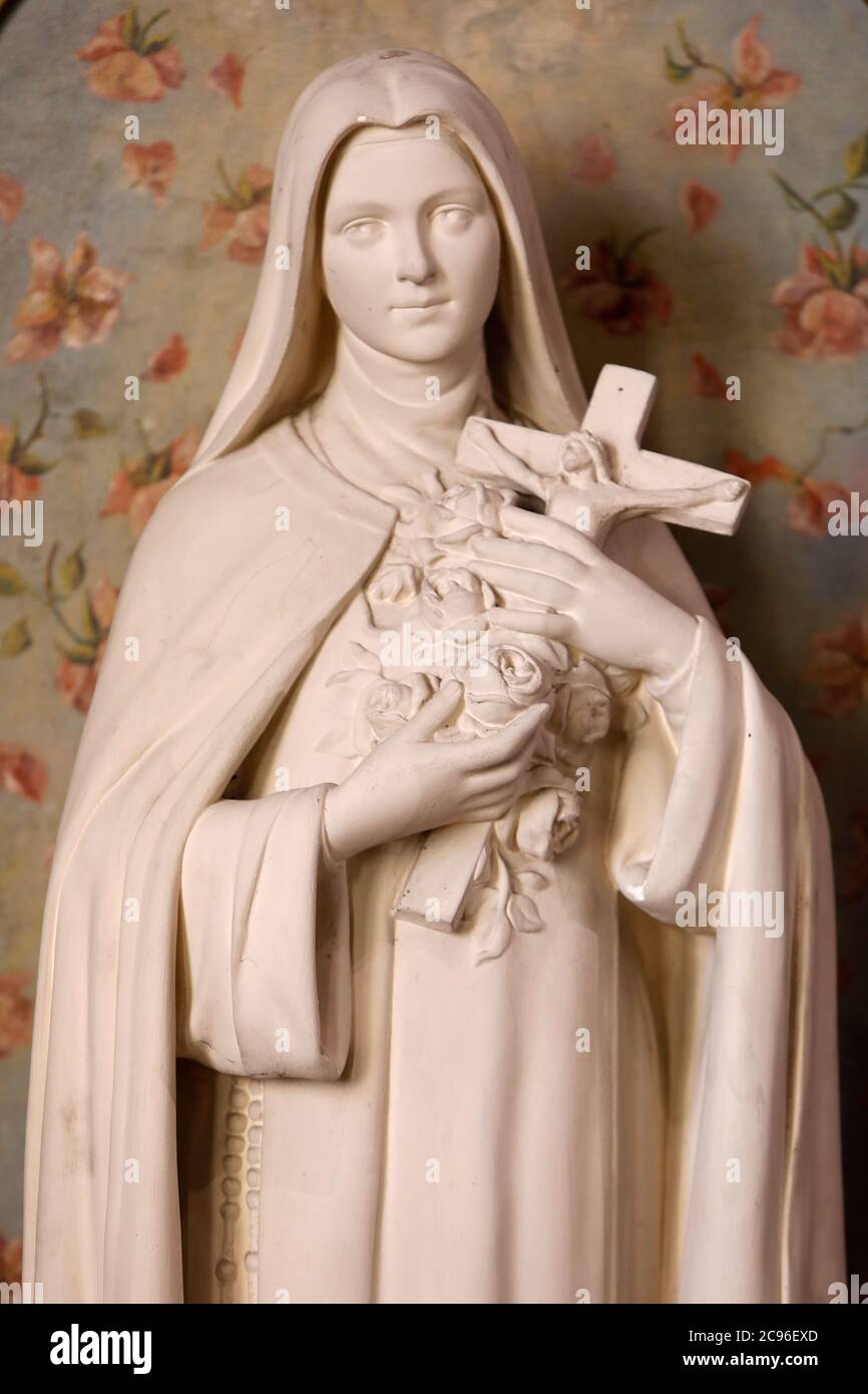Saint therese statue hi-res stock photography and images - Alamy