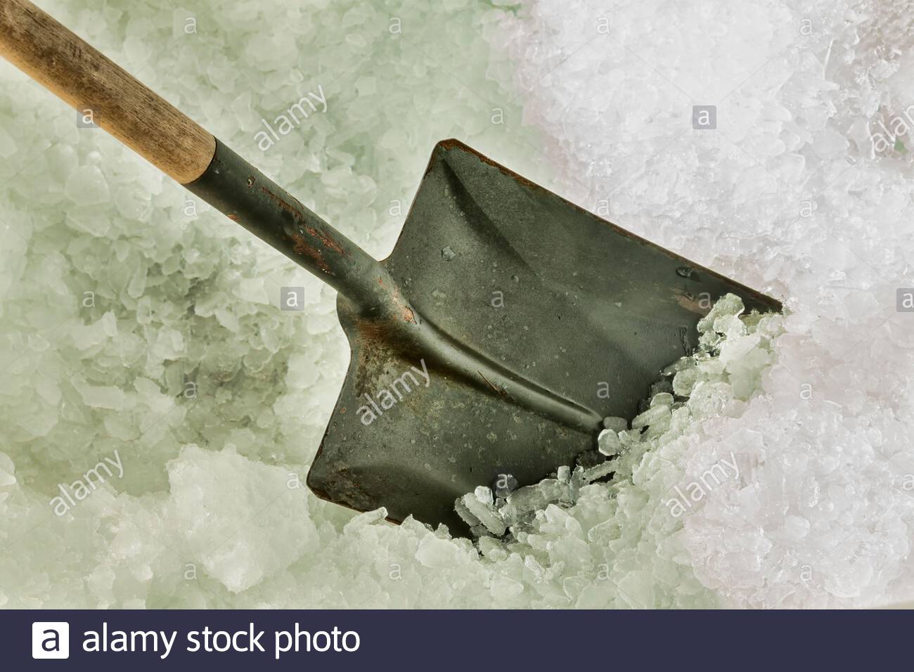 ice fishing shovel